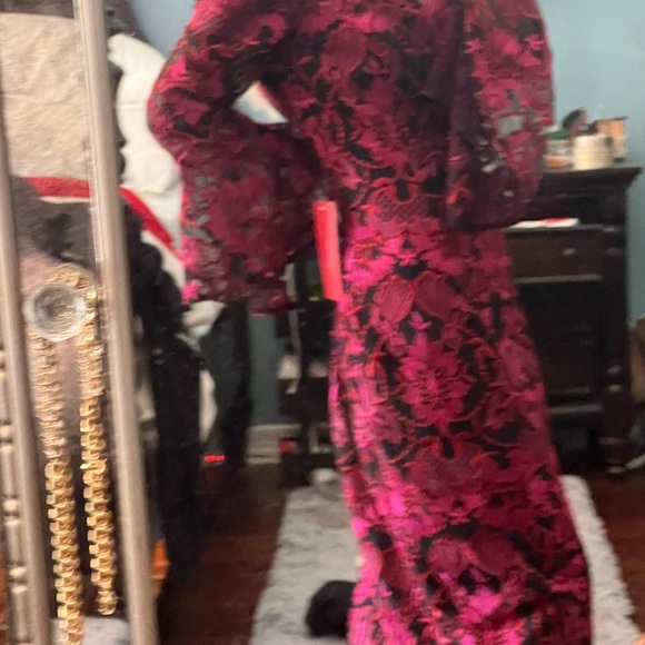 Beautiful red/pink and black dress with v neck and bell sleeves.nwt - Picture 4 of 6